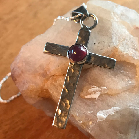 Hand Forged 925 Silver Pendent With Ruby Accent, 18"Chain
